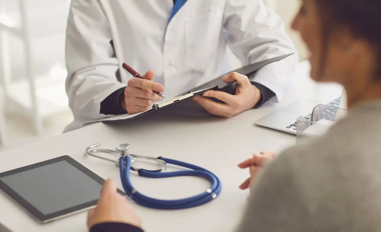 Cosa significa davvero ricevere una diagnosi difficile? Ecco la differenza fondamentale con la prognosi