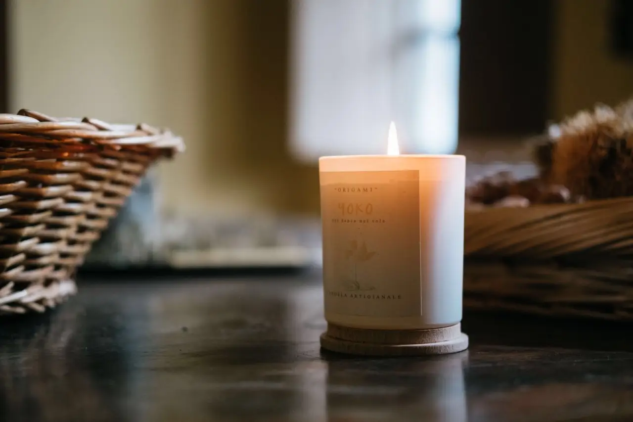 Come pulire lo scaldacera: il trucco rapido e semplice per eliminare ogni residuo